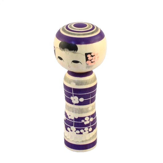 Fialová kokeshi Kikuemaki