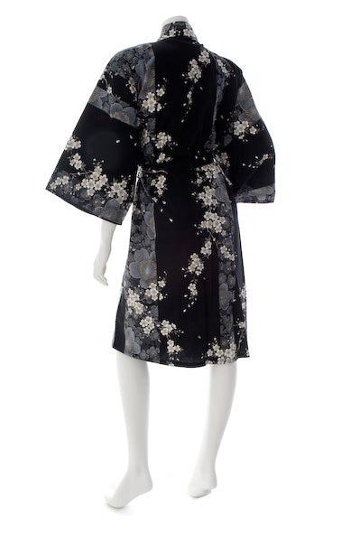 Sakura-Kurz-Yukata